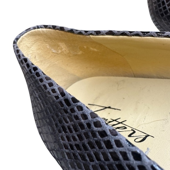 Trotters Kari Dark Gray Snake Print Block Heels Slip On Leather Pumps 7.5 W - Picture 11 of 14